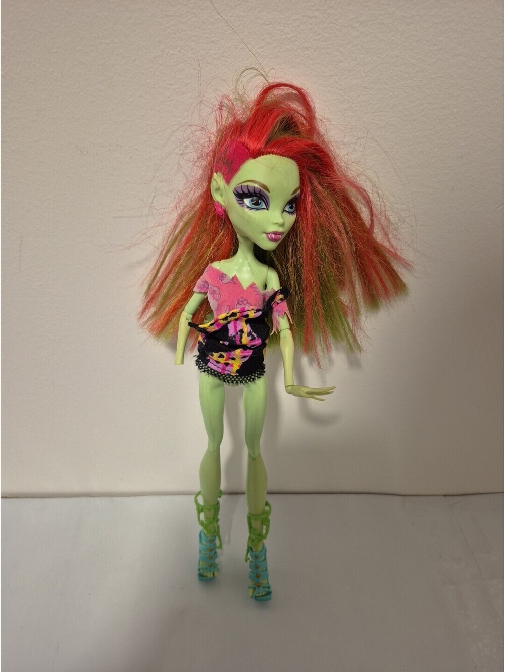 Monster High Venus McFly Trap Music Festival Missing Hand Doll Mcflytrap